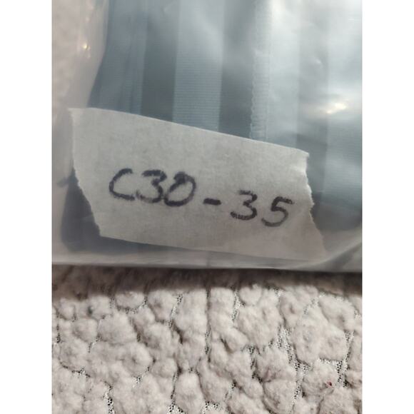 Nike Pro Dri-Fit Women's Sz M Capri Leggings Gray Black Stiped Activewear C30-35 - Picture 8 of 8